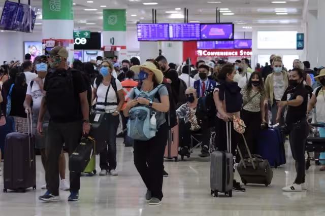 La inseguridad en Cancún parece no ser motivo de preocupación para cientos de turistas