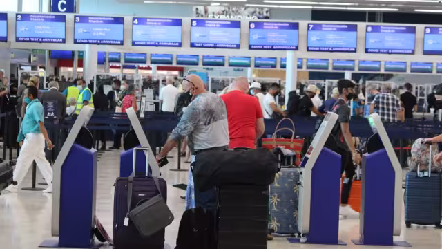 Esta es la segunda ocasión en la semana que se registran retrasos en las operaciones en el aeropuerto de Cancún
