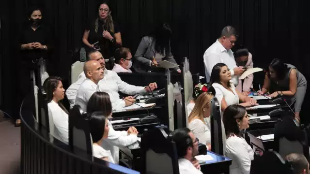 De los 25 diputados, solo 24 tomaron protesta este sábado