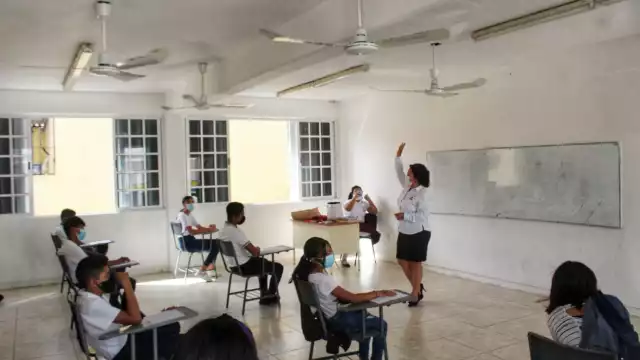 Los alumnos, docentes y personal administrativo de las escuelas en Quintana Roo deberán apegarse a los protocolos anticovid