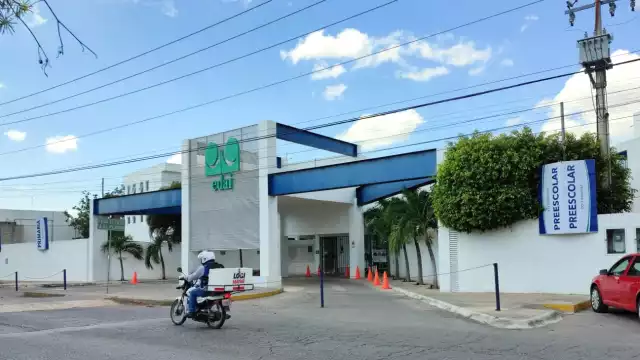 La directora del plantel educativo no ha querido hablar con las víctimas del maltrato