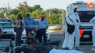 El cuerpo se encontraba a mitad de la carretera, por lo que los automovilistas que pasaron se percataron y llamaron al 911