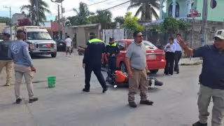 Martes aparatoso: Conductora no respeta el alto y provoca accidente en Tulum