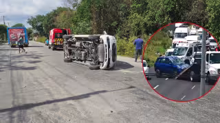 Dos volcaduras dejan tres lesionados en avenida Cancún y Blvd Colosio