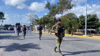 Desfiles por el 216 aniversario de la Independencia de México en Quintana Roo reúnen a miles de estudiantes