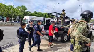 Intento de asalto termina en riña con machete en pleno centro de Cancún