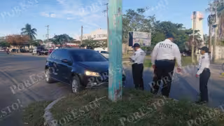 Conductor se impacta contra un camellón y termina inconsciente por una hora en Chetumal