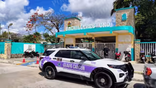 Alumna ingresa con presunta arma de hidrogel y provoca movilización en Bachilleres Cancún Uno