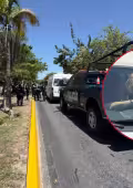 La acompañante comenzó a grabar con su celular a los elementos para tratar de amedrentarlos, según testimonio de un oficial