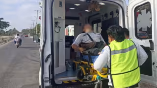Motociclista derrapa en la carretera  China-Hol de Campeche y termina hospitalizado con posible fractura