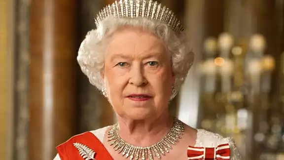 Isabel II fue interpretada por diversas actrices en series de televisión, plataformas de streaming y películas Isabel II fue interpretada por diversas actrices en series de televisión, plataformas de streaming y películas