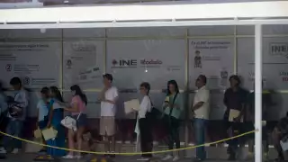 Expertos alertan riesgos para la democracia por reforma electoral y piden mantener plurinominales y financiamiento público