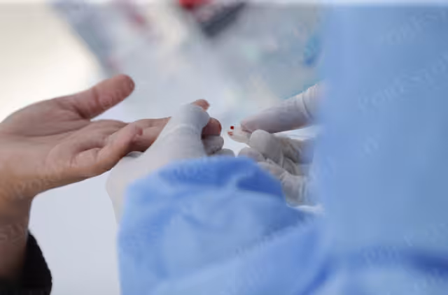 Médicos dijeron que la mayoría de las personas sexualmente activas siguen si realizarse pruebas de detección