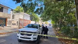 Martes violento: Conductor  es lesionado con arma de fuego en la  avenida Chichén Itza de Cancún