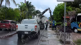 Lluvias exhibieron saturación del drenaje en la Zona Hotelera de Cancún