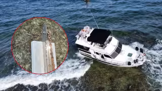 Roban ancla del yate encallado en Mahahual y complican las labores de rescate