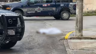 Mañana violenta: Mujer es asesinada a balazos en la Supermanzana 38 de Cancún