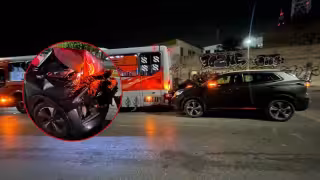 ¡Quedó destrozada! Así terminó una camioneta tras impactarse contra camión de la Ruta 1 en Cancún