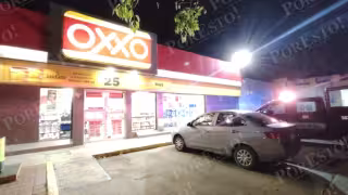Asaltan a empleada de tienda Oxxo en Prado Norte de Cancún; se llevan cinco mil pesos