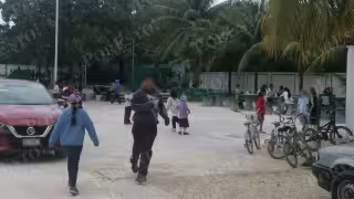 Bajas temperaturas provocan ausentismo escolar en colonias irregulares de Cancún