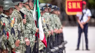 Así conmemoraron la Batalla de Puebla con protesta de bandera de 355 soldados del SMN en Cancún