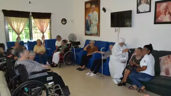 Allegados de la agraviada reclamaron a las autoridades para intervenir en el albergue “Juan Pablo II” y proteger a los abuelitos.