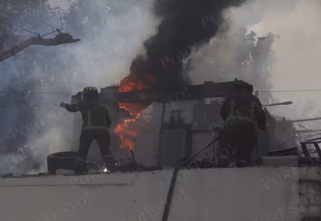 Terreno abandonado se incendia por cuarta vez en la SM 64 de Cancún