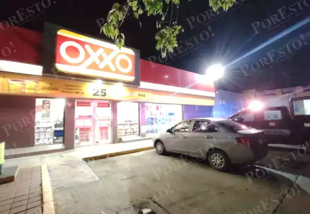 La empleada resultó ilesa , aunque presentó un fuerte cuadro de crisis nerviosa por el violento episodio