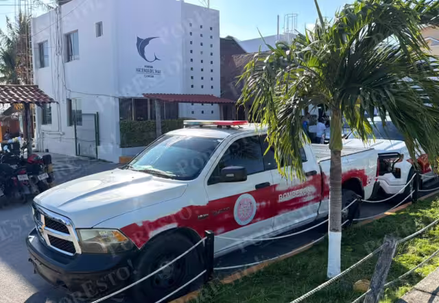 Aparece el cuerpo de un hombre flotando frente a un muelle en Puerto Juárez