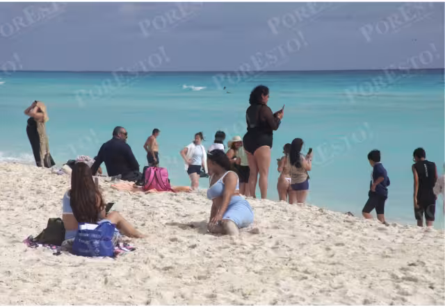 Familias y amigos disfrutaron de un mediodía soleado, con mar en calma