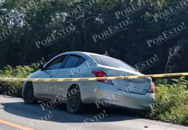 En el interior del automóvil fueron localizados un hombre y una mujer, quienes ya no tenían signos vitales