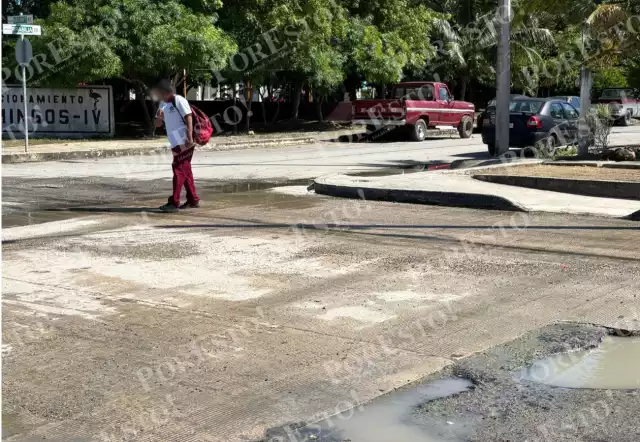 Vecinos que han vivido por muchos años aseguran nunca haber visto las calles en buen estado