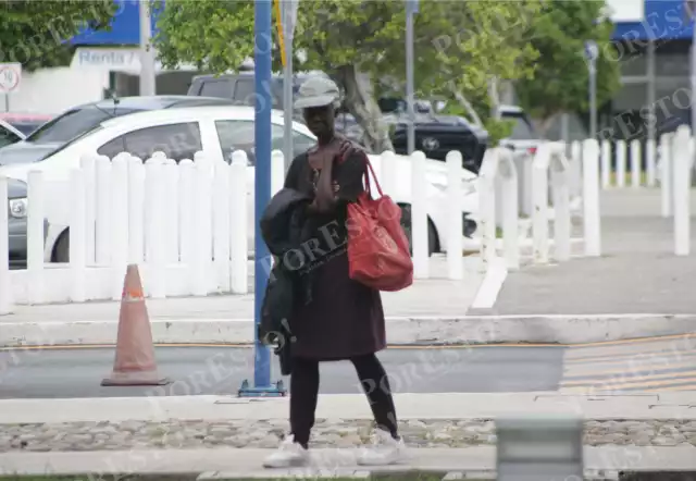 La extranjera optó por abandonar el aeropuerto de Cancún después de cumplir un año viviendo en la Terminal 2