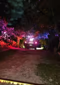 Unidades policiacas llegaron a la escena del crimen.