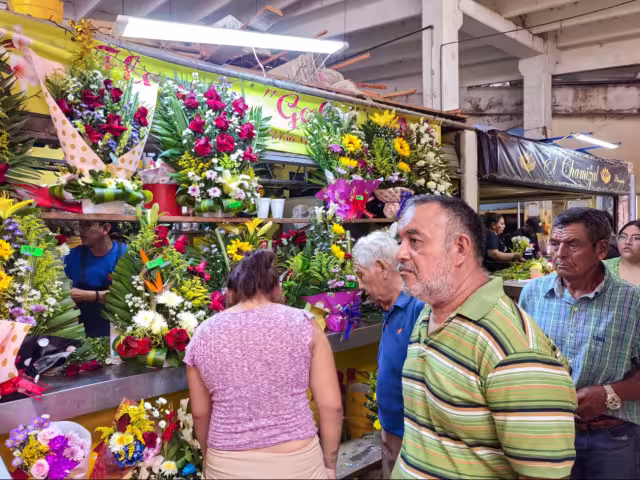 Flores y regalos para mamá disparan ventas en el Principal de Campeche