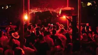 El Semáforo Verde benefició el aumento de fiestas clandestinas en Q.Roo, pues hay menos operativos sanitarios, indicó un organizador