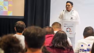 Axel Canché Pool busca la Alcaldía de Isla Mujeres en 2027, pero parte como el aspirante más débil