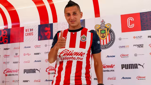 El ‘Piojo’  Alvarado tendrá en Chivas un considerable aumento de sueldo en comparación a lo que percibía en Cruz Azul