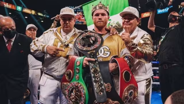 Saúl 'Canelo' Álvarez vence a Jaime Munguía