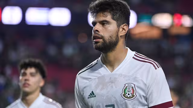 El Club América hizo oficial este viernes el fichaje de Néstor Araujo, su segundo refuerzo de cara al Apertura 2022