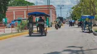 Alertan por mototaxis con llantas lisas en Calkiní
