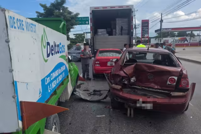 Este hecho generó la movilización de los bomberos así como de paramédicos y oficiales de tránsito