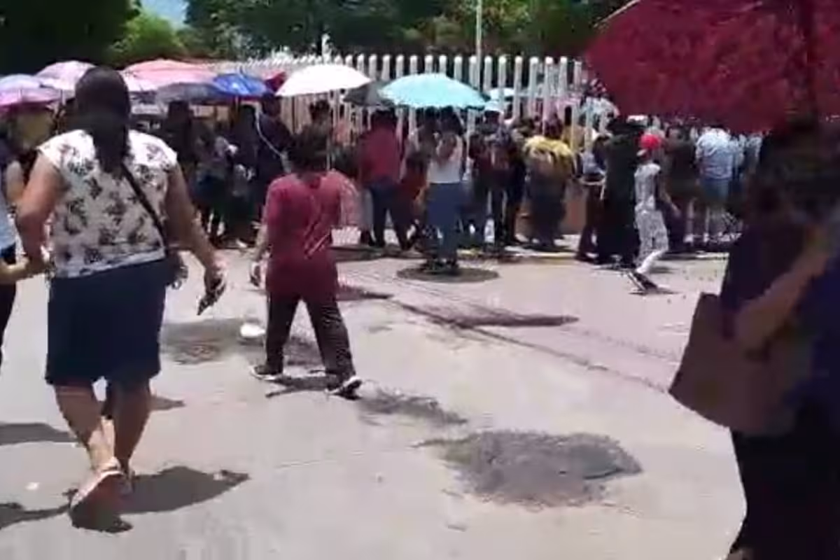 Padres de Ciudad del Carmen protestan contra cuotas escolares ...