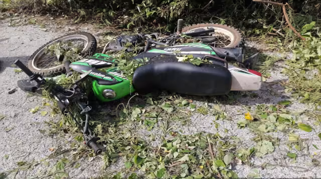Motociclista muere tras derrapar en carretera rumbo a Miguel Colorado, Champotón