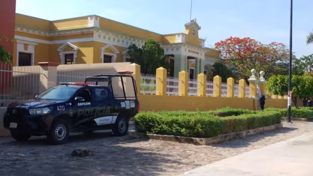 Pese a la situación, las clases continuaron con normalidad al interior del centro educativo