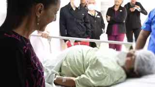 Sheinbaum visita el Hospital Materno Infantil del IMSS Bienestar para dialogar con pacientes y empleados