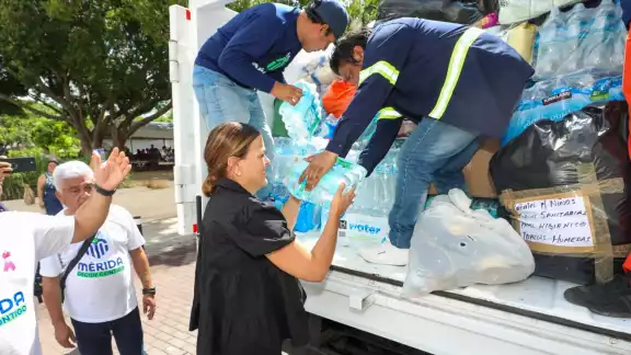 El Ayuntamiento de Mérida envía 10 toneladas de víveres para afectados por inundaciones en Veracruz El Ayuntamiento de Mérida envía 10 toneladas de víveres para afectados por inundaciones en Veracruz