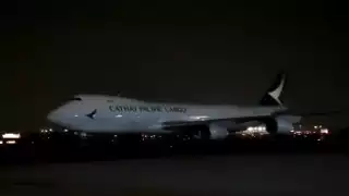 Este es el avión que trajo la nueva carga de vacunas