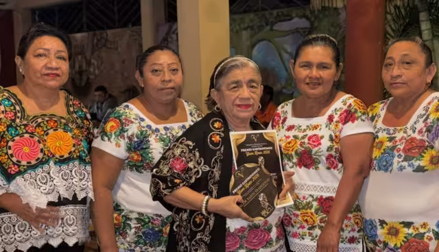 Reciben cinco establecimientos distinción Yum Kaax, que respalda preferencia de comensales