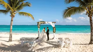 De 400 a solo 40 bodas al mes: turismo nupcial se desploma en el sur de Quintana Roo